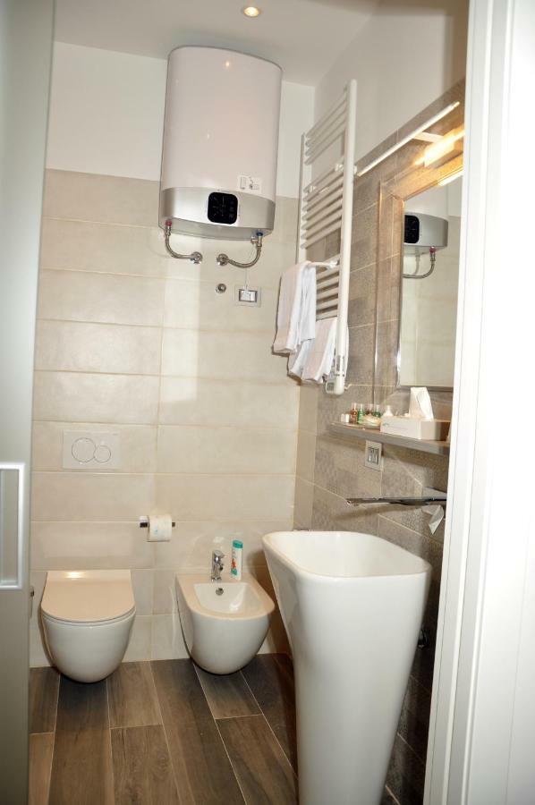 Andrea Luxury Apartments Strada Maggiore Studio 1 Bologna Luaran gambar