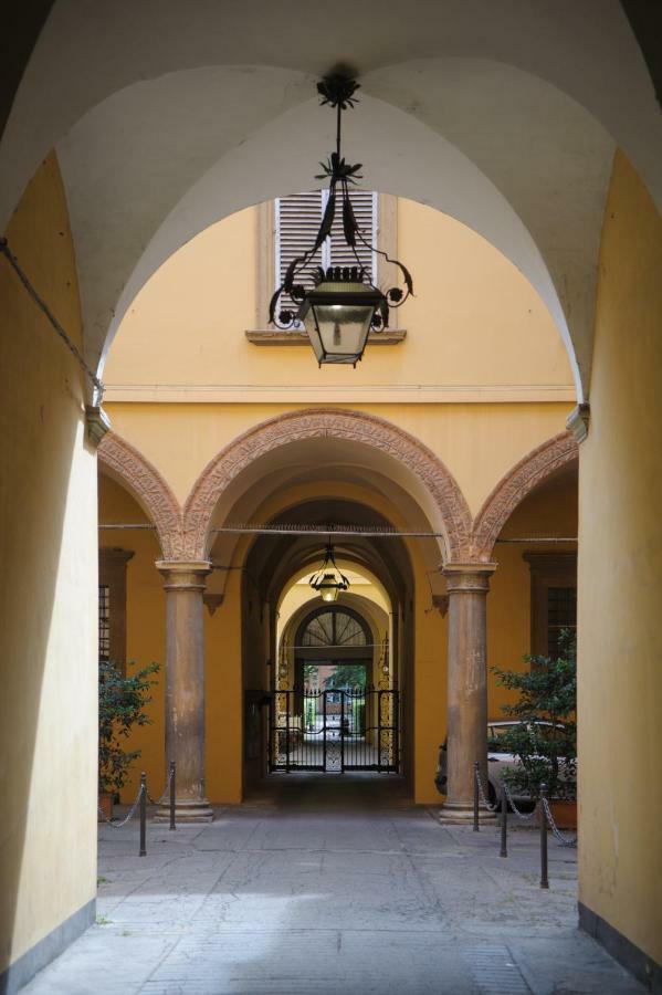 Andrea Luxury Apartments Strada Maggiore Studio 1 Bologna Luaran gambar